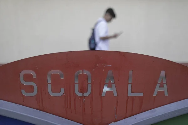 Cursurile şcolilor din orașul Târnăveni şi cinci comune, suspendate din 16 iunie pe fondul creşterii salinităţii râului Târnava Mică
