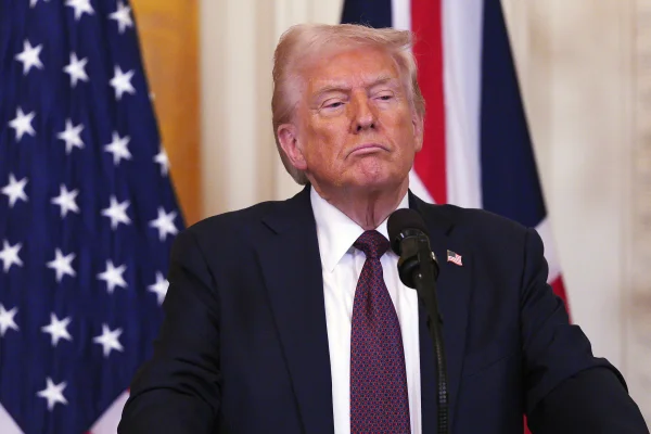 Trump avertizează Iranul și promite „anihilarea” rebelilor Houthi