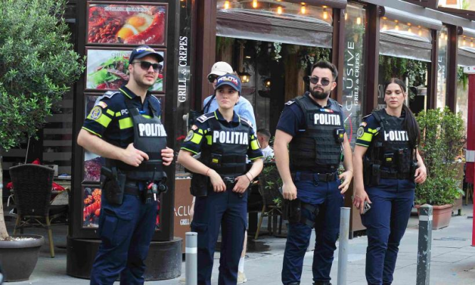 În plină criză, instituțiile și companiile statului schimbă vestimentația salariaților. Milioane de euro, sparte pe uniforme