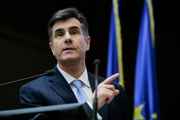 Deficitul bugetar: vom călca pe greblă? (Op-ed de Lucian Croitoru)