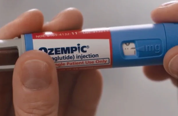Ozempic și pofta neașteptată pentru parfumuri dulci: Ce trebuie să știi despre „mirosul Ozempic”