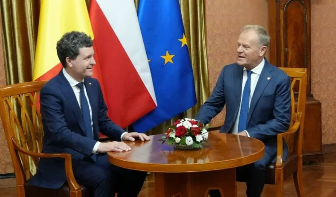 Nicușor Dan, primit de premierul Poloniei, Donald Tusk. Președintele ales participă la mitingul de susținere a primarului Varșoviei, Rafal Trzaskowski