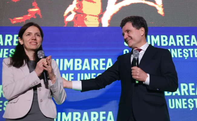 De unde vine și cine este Mirabela Grădinaru, partenera lui Nicușor Dan – candidatul independent la președinția României