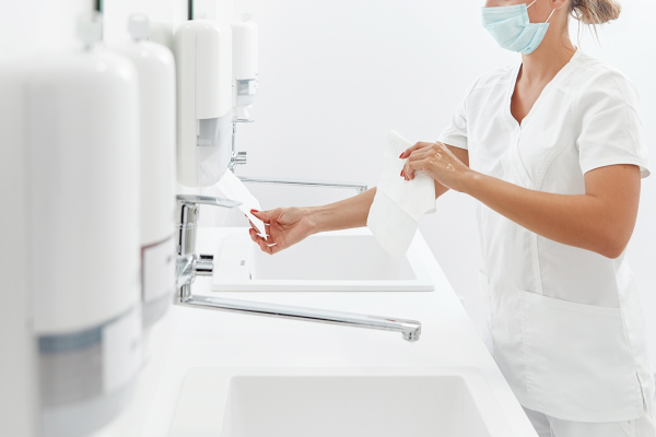 10 consumabile de unică folosință esențiale pentru un cabinet medical