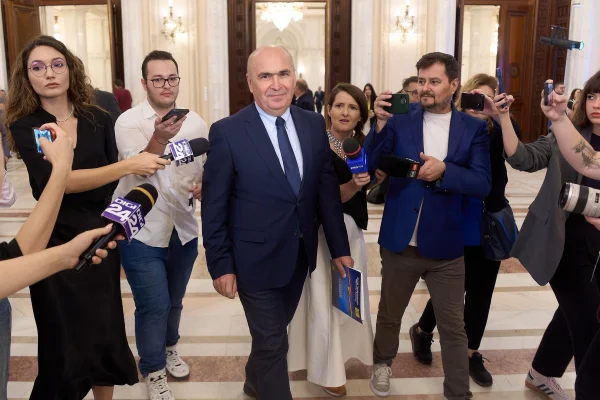 Ilie Bolojan: Liberalii o vor susține „fără niciun fel de negociere” pe Elena Lasconi