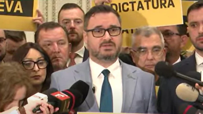 AUR îi cere lui Becali să demisioneze din Parlament. Dan Tănasă: Un bufon sinistru. Ar fi cazul să ne demonstreze că nu este și milog!