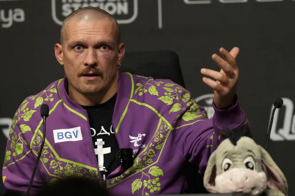 Campionul mondial Oleksandr Usyk îl invită pe Donald Trump să stea în casa sa din Ucraina: „În fiecare noapte zboară bombe”