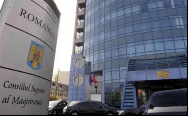 CSM: Atât salarizarea judecătorilor și procurorilor, cât și regimul de pensionare nu constituie privilegii