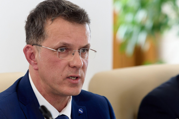 Ionuț Moșteanu, învestit în funcția de ministru al Apărării: Avem nevoie de o armată atractivă pentru tineri, pregătită pentru vremuri complicate