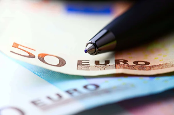 ROBOR în scădere: Costurile creditelor în lei se reduc ușor