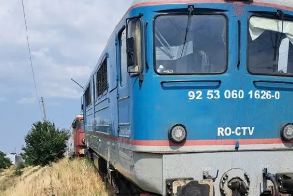 Circulaţie feroviară perturbată între Crivina şi Buftea după ce două trenuri de călători s-au defectat