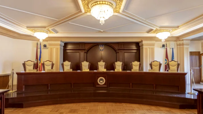 Judecătorii CCR ar putea rămâne fără prima de final de mandat. Proiect de lege depus în Parlament