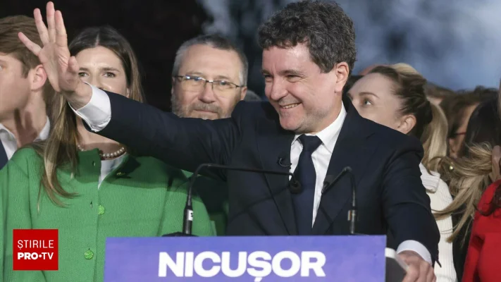 El Pais: Primarul Bucureştiului se profilează drept câştigător al alegerilor prezidenţiale din România. Participarea - record