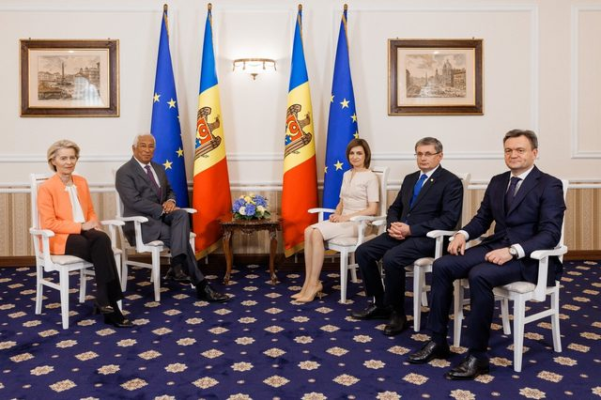 Ursula von der Leyen: Moscova desfăşoară un „atac monstruos” asupra Republicii Moldova, prin campanii de dezinformare şi atacuri cibernetice. UE promite sprijin pentru Chişinău înainte de alegerile parlamentare