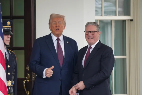 Zeci de mii de britanici au semnat o petiție prin care cer ca Trump să nu se adreseze Parlamentului