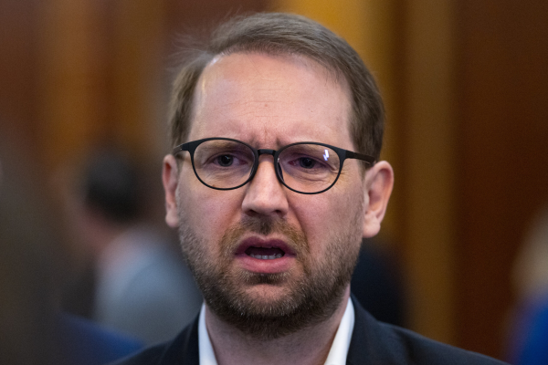 Fritz: Nu suntem compatibili ideologic, dar guvernarea cu PSD era singura opțiune