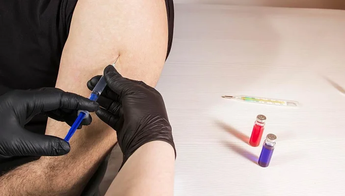 Lege promulgată: Vaccinarea gratuită anti-HPV – extinsă la fete şi băieţi până la 26 de ani