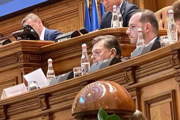 Moţiunea simplă împotriva lui Alexandru Rafila, ministrul Sănătăţii, a fost respinsă de Camera Deputaţilor