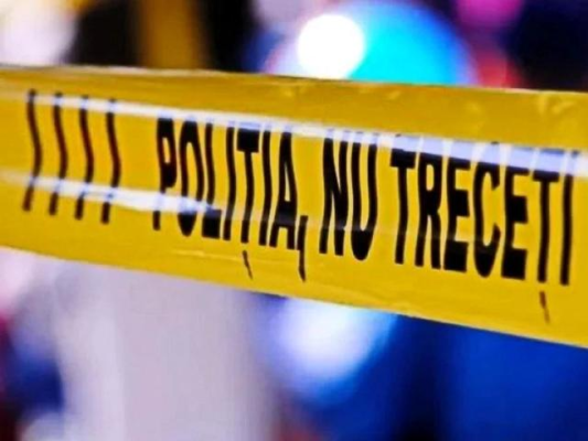 UPDATE - Cadavrul unei femei, găsit într-un imobil din apropiere de centrul Ploieştiului. Trupul era înfăşurat într-un sac şi legat cu sfoară  Poliţia Prahova anunţă că în sac era de fapt un manechin