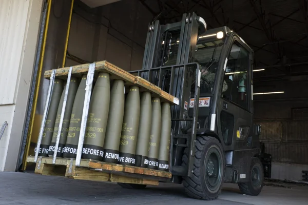 Anunț major! România va produce armament american. Acord semnat astăzi. Ivan: Vom putea dezvolta atât producţia, cât şi capacităţile de testare, omologare şi calificare