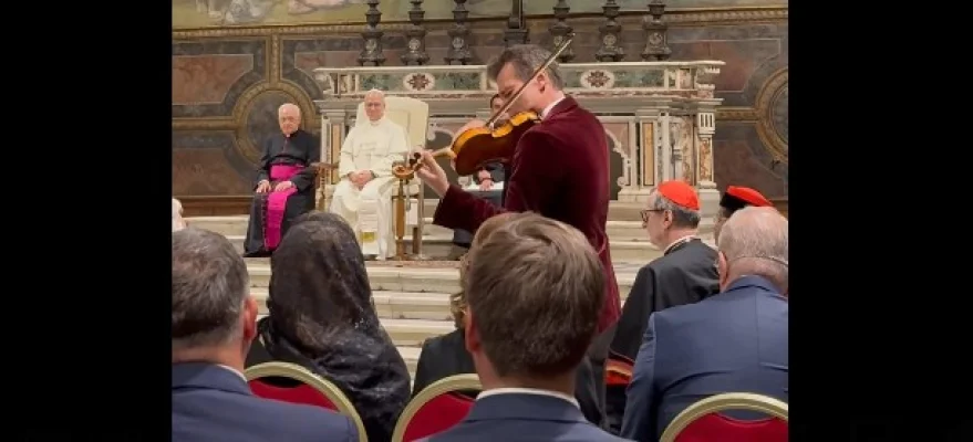 „Balada” lui Ciprian Porumbescu, interpretată de Alexandru Tomescu în Capela Sixtină, în prezența Papei Leon