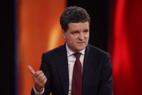 Nicuşor Dan, despre diaspora: Respectăm votul şi încercăm ca în lucrurile pe care le va face statul, de acum încolo, ei să fie tot mai prezenţi / Despre un minister al Diasporei: Va exista un reprezentant activ al preşedintelui în relaţia cu diaspora
