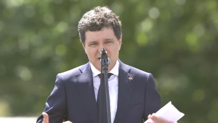 Nicușor Dan, discurs mobilizator la mitingul din Varșovia: În România, oamenii au respins izolaționismul și influența RUSĂ. Au ales seriozitatea