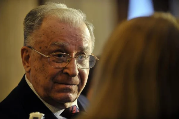 Anunț de utimă oră, despre Ion Iliescu: Un pacient foarte fragil, cu multiple boli cronice asociate