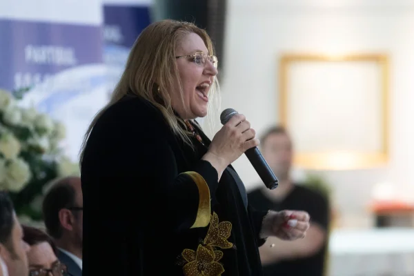 Cine sunt parlamentarii care au demisionat din partidul Dianei Șoșoacă și au trecut la PSD
