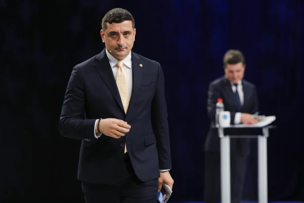 Simion spune că fondurile de la Bruxelles pentru România vor fi tăiate din iunie. Nicușor Dan: Minte ca o gazetă rusească