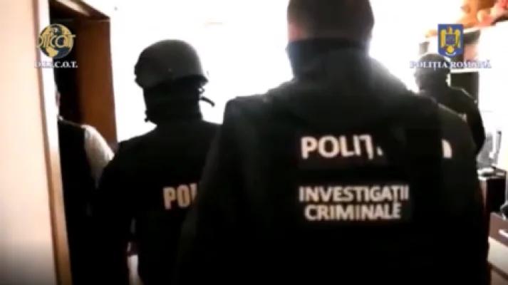 Percheziţii la locuinţa unui german din Bucureşti, acuzat că a înfiinţat o platformă de vânzare droguri pe Darknet