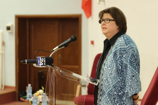 Alina Mungiu Pippidi: Instituția președinției din România a devenit un fel de Caritas care păcălește lumea