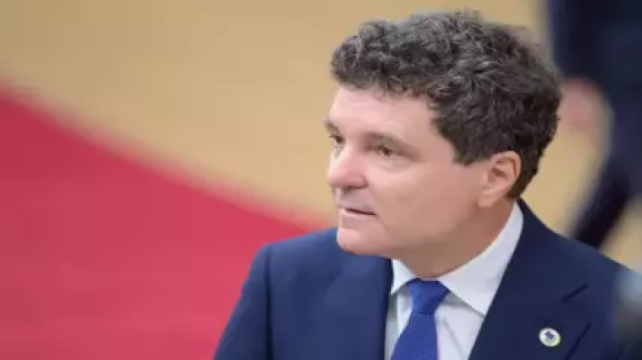 De ce tot mai mulţi spun că era mai bine pe vremea comunismului? Explicaţia lui Nicuşor Dan