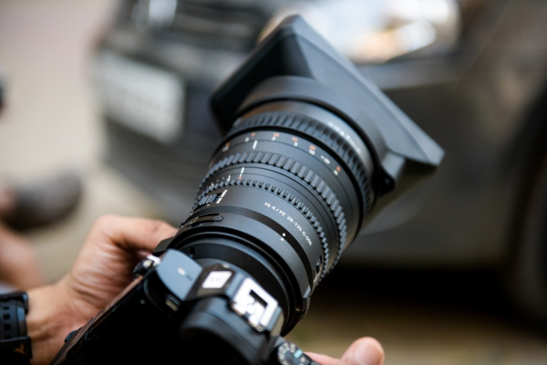 Expoziție Inquam Photos, joi, la Institutul Francez: Sunt expuse fotografii realizate de tineri fotografi în timpul cursului de introducere în jurnalismul vizual, susținut de fotoreporterii Inquam