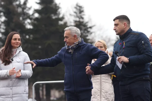 Ce șanse au candidații suveraniștilor să strângă  200.000 de semnături în trei zile. Semnalul dat de experți