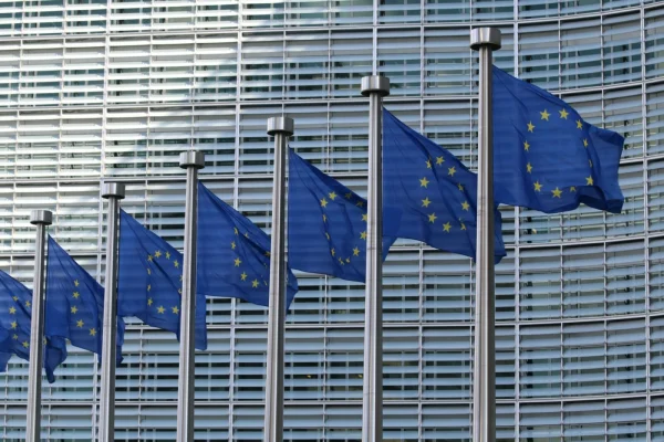 Comisia Europeană a decis să iniţieze o procedură de constatare a neîndeplinirii obligaţiilor de către România  în materie de proiectare ecologică