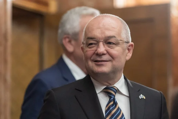 Mesajul lui Boc pentru vot: ”Să nu mă trimiteți la Putin, la Moscova, să-mi dea bani de centură, că nu mă duc”