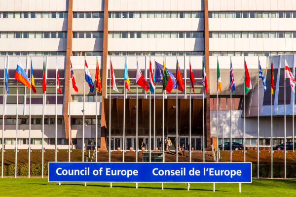 Consiliul Europei: România a realizat progrese limitate în lupta împotriva spălării banilor și finanțării terorismului