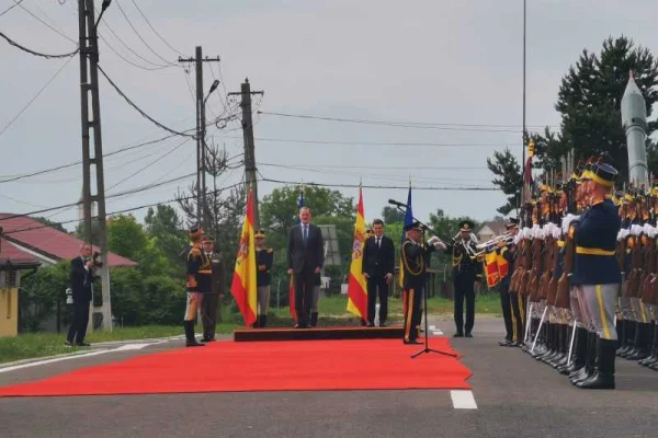 Regele Felipe al VI-lea și președintele Nicușor Dan au ajuns la Centrul de Instruire Întrunită de la Cincu