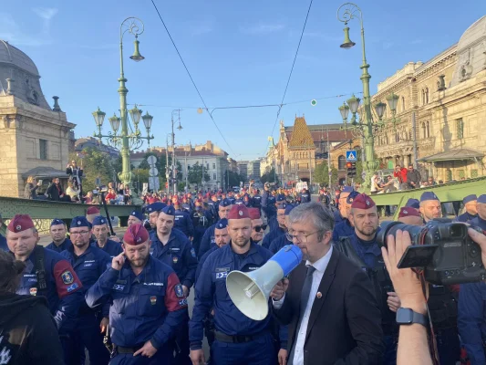 Cine este creierul protestelor împotriva guvernării lui Viktor Orban și cum l-a denigrat propaganda FIDESZ