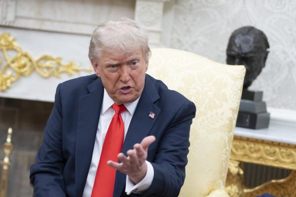 Donald Trump trimite armament Ucrainei prin intermediul NATO. SUA vor produce mari cantități de armament de ultimă generație