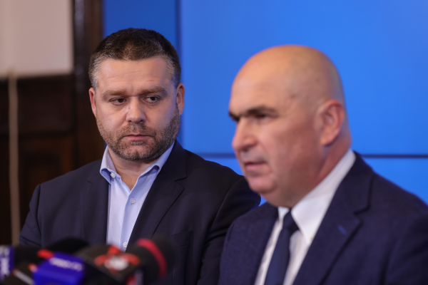 PNL copiază rețeta PSD privind secretizarea contractelor cu presa. Unde este reforma profundă promisă de Bolojan și Ciucu?