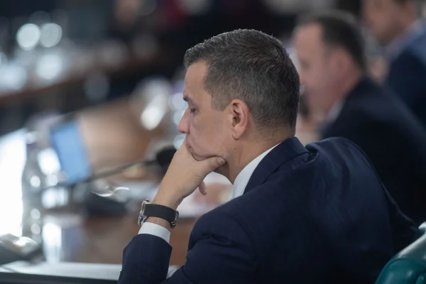 BREAKING PSD nu mai votează dacă intră sau nu la guvernare, dezbaterea internă de vineri s-a anulat: ”Trebuiau îndeplinite două condiții esențiale / PSD nu poate cere membrilor de partid un vot în alb”