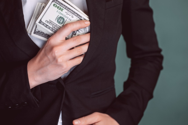 Ți se par prea mari prețurile pe Litoral sau că ai salariul prea mic? Totul ține de un joc: Ultimatum game