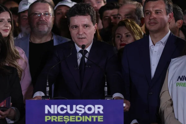 VIDEO Nicușor Dan, convorbire cu Emmanuel Macron / „În timp ce contracandidatul meu jignea poporul francez chiar la el acasă, eu am avut un dialog cu domnul Emmanuel Macron, președintele Franței”