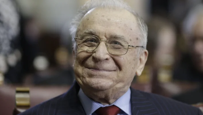 Ion Iliescu îl felicită pe Nicușor Dan: 'O aspirație profundă a cetățenilor pentru o conducere responsabilă, onestă și orientată spre viitor'