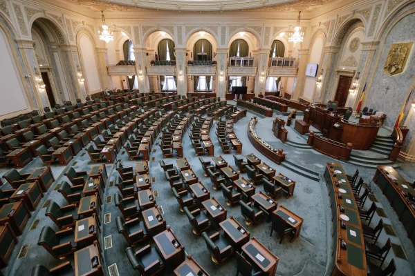Proiectul privind pensiile speciale ale magistraților, AMÂNAT cu două săptămâni de senatori