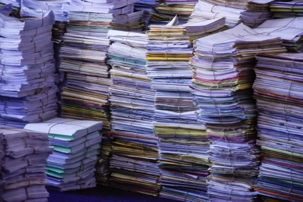 Peste 6.000 de elevi au colaborat cu Securitatea comunistă