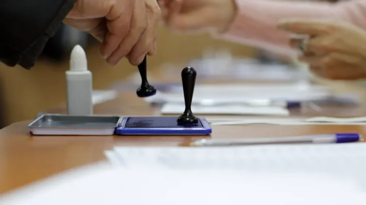 Cât de interesați au fost românii să meargă la VOT pentru a-și alege președintele la cele nouă scrutine de după Revoluție