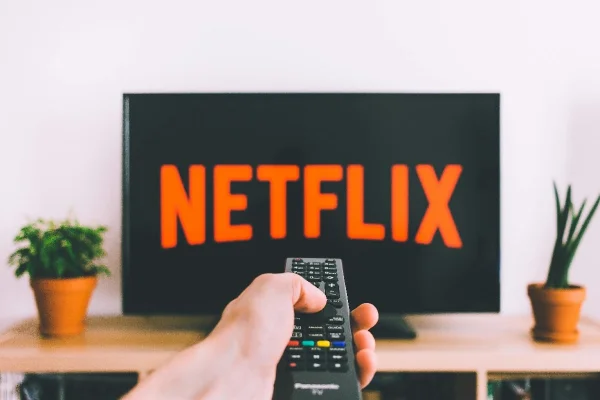 Netflix va transmite posturi TV în Franţa